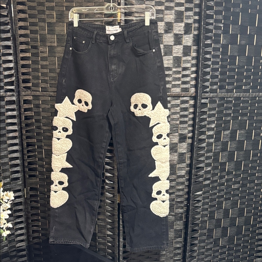 Edgy Black Skull Design Men's Jeans